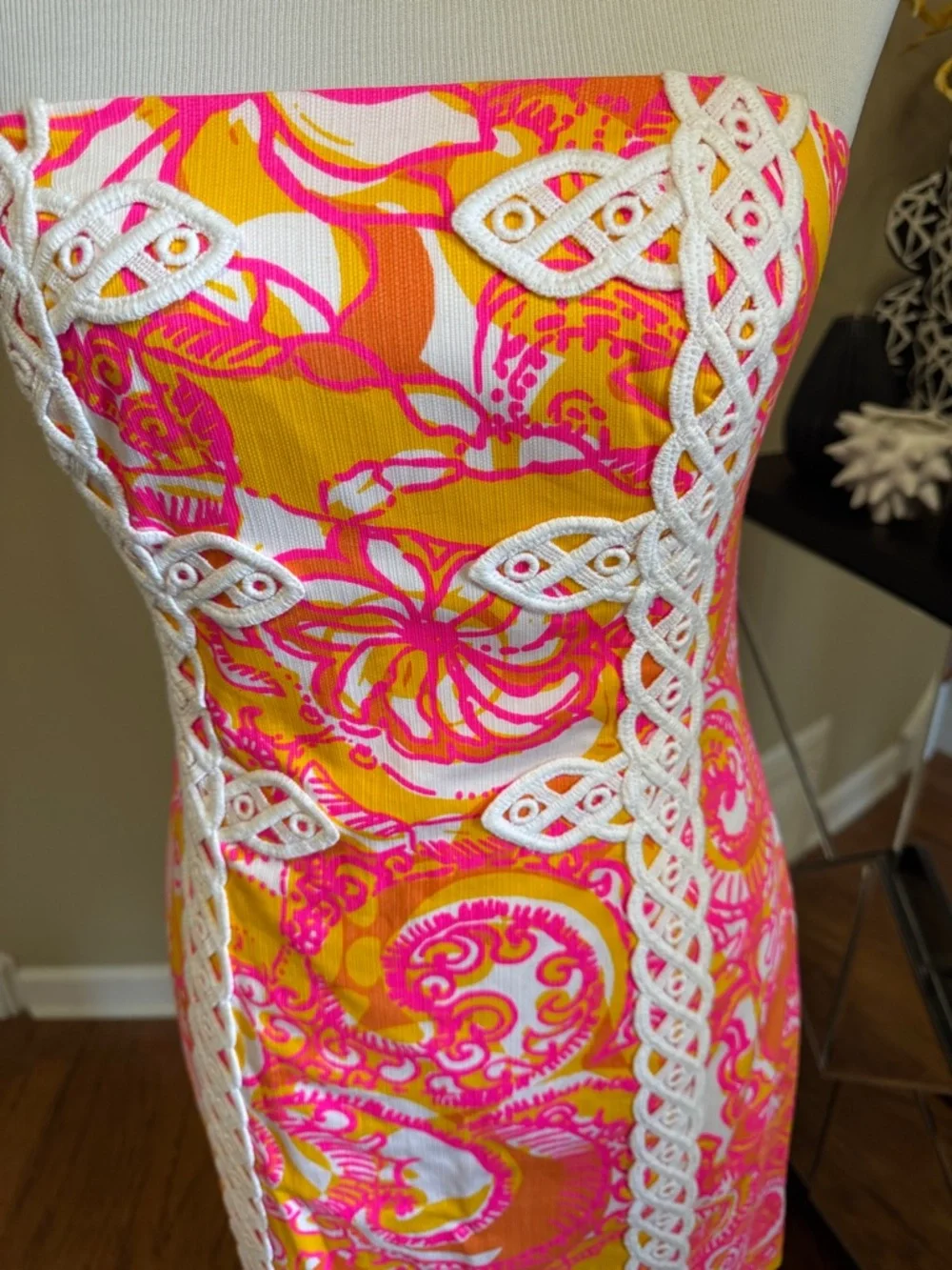 Lilly Pulitzer Strapless Pink and Orange Paisley Dress Size 4 pre-owned - Picture 3 of 7